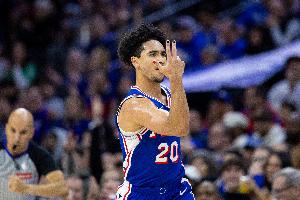 76人后卫麦凯恩明日战公牛升级为大概率出战 有望上演赛季首秀