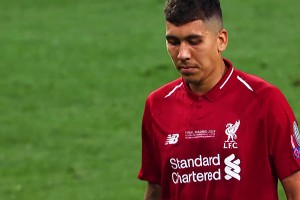 在赛场上受欺负了怎么办？菲尔米诺：干回去就完了！