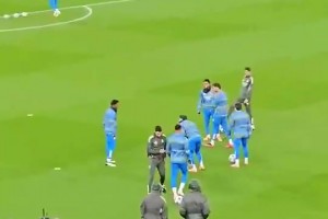 嘘声震耳欲聋！诺德在热身时被安菲尔德球迷报以嘘声🤫