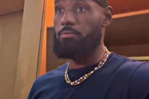 【老詹称赞小里】：“我早就和你们说过，他打球太TM好...